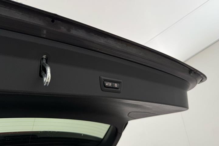 Grå BMW iX3 fra 2022