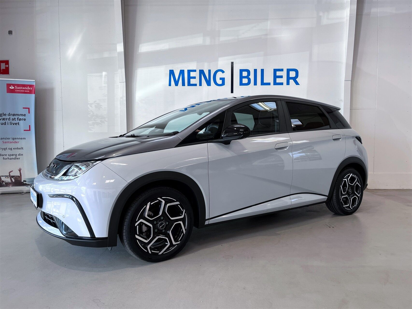 Hvid BYD Dolphin fra 2025