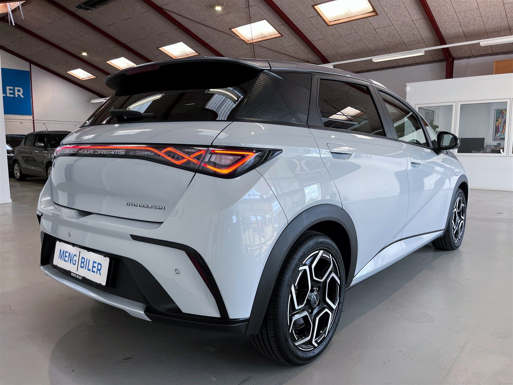 Hvid BYD Dolphin fra 2025