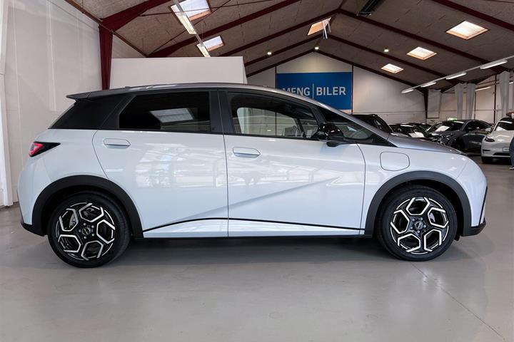 Hvid BYD Dolphin fra 2025