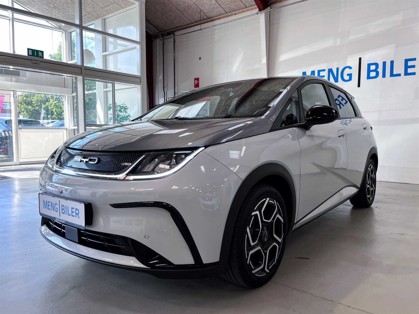 Hvid BYD Dolphin fra 2025