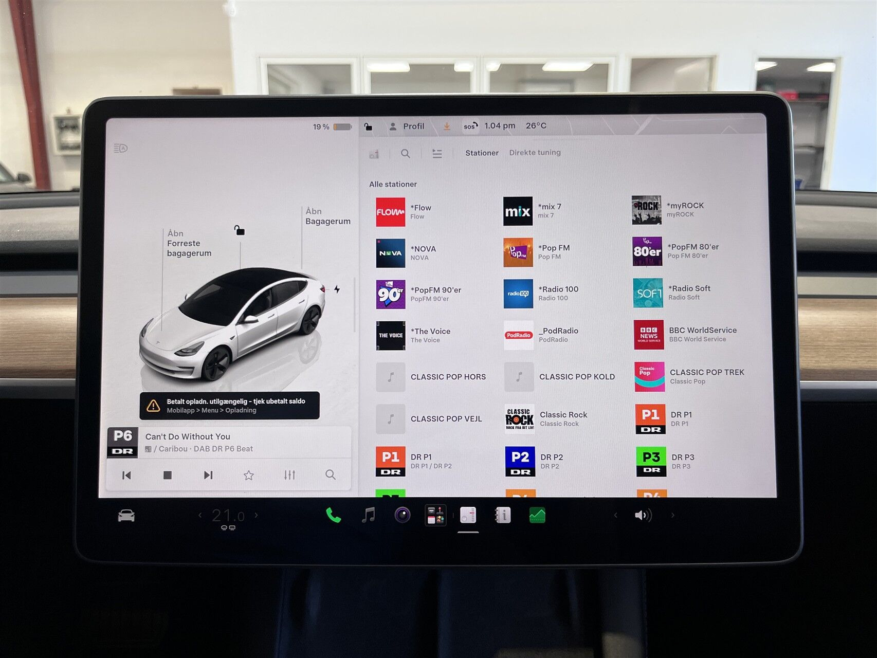 Hvid Tesla Model 3 fra 2022