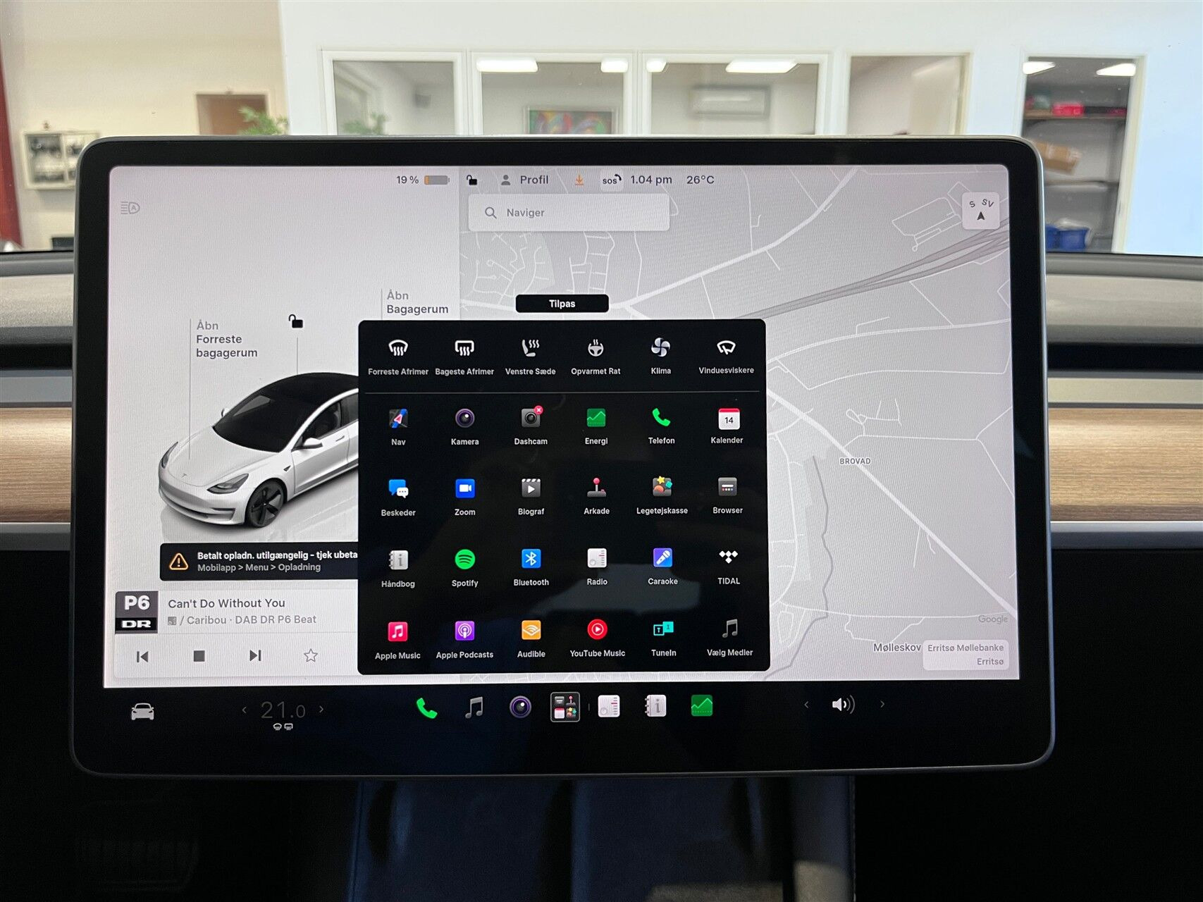 Hvid Tesla Model 3 fra 2022