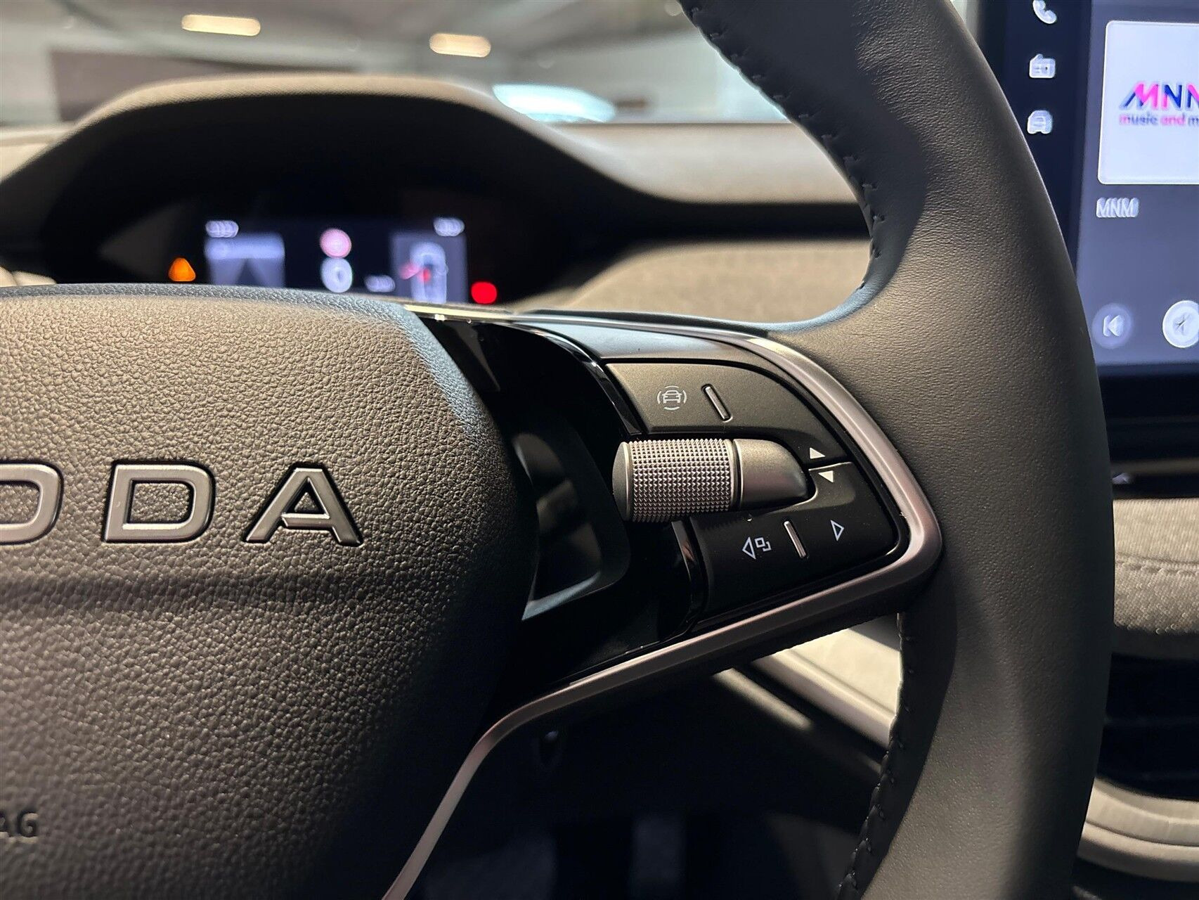 Grå Skoda Enyaq fra 2026