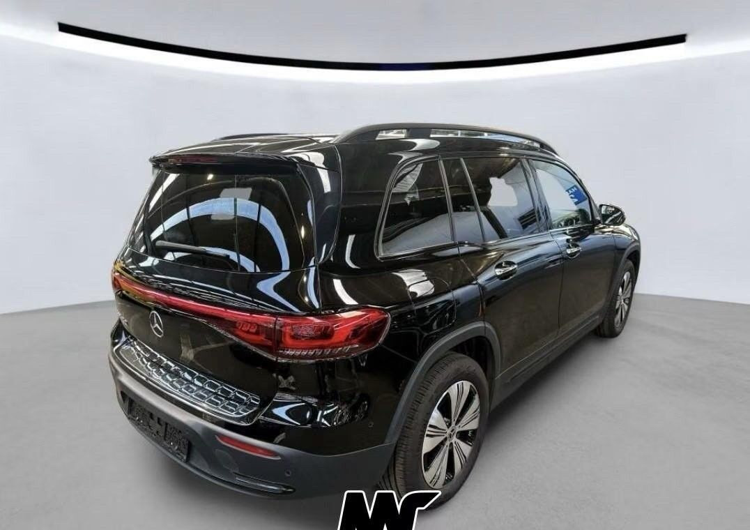 Sort Mercedes EQB 250 fra 2023