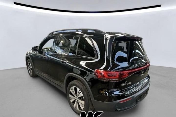 Sort Mercedes EQB 250 fra 2023