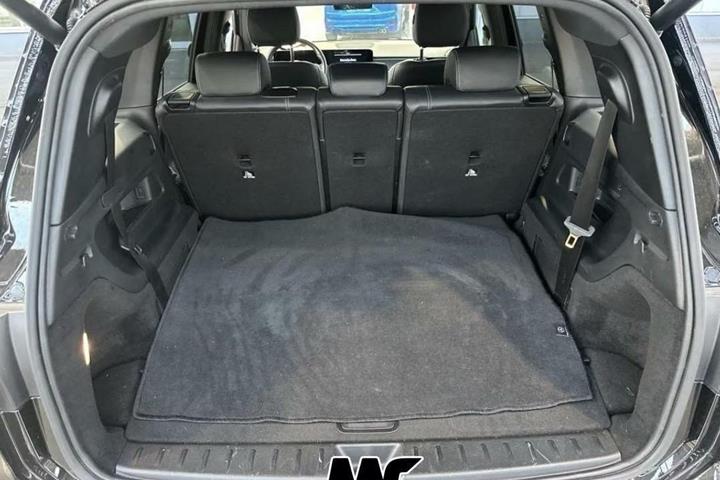 Sort Mercedes EQB 250 fra 2023