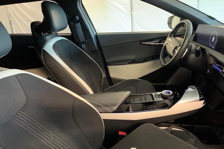 Hvid Kia EV6 fra 2024