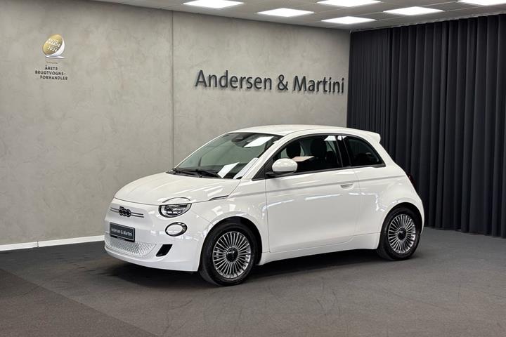 Hvid Fiat 500e fra 2023