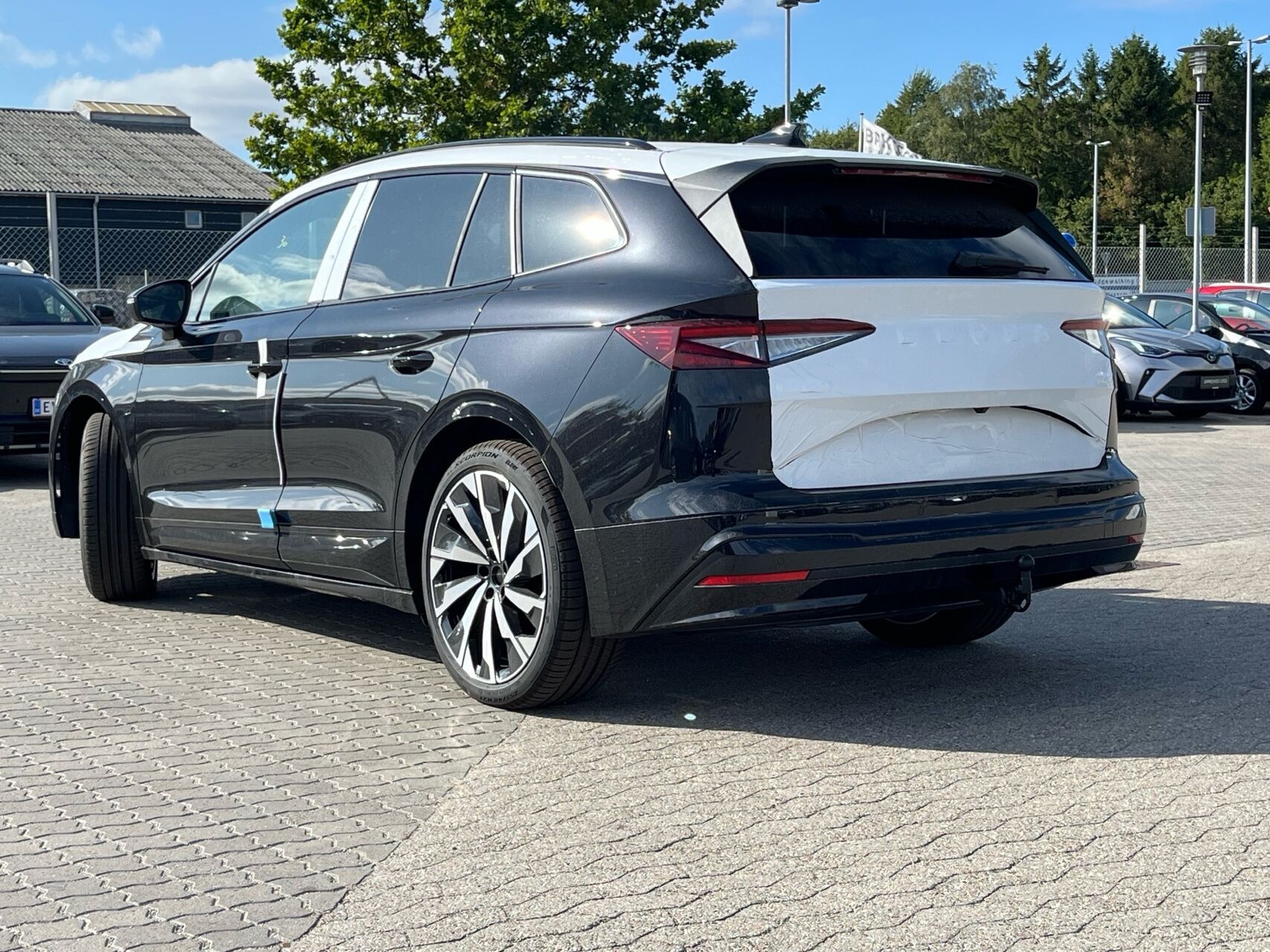 Sort Skoda Enyaq fra 2026