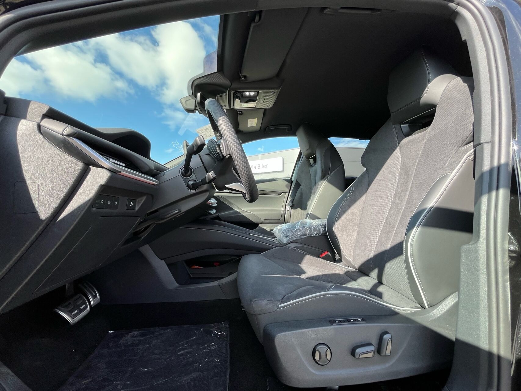Sort Skoda Enyaq fra 2026