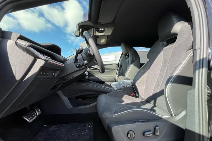 Sort Skoda Enyaq fra 2026