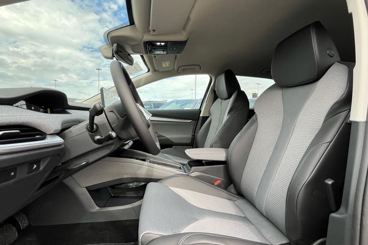 Sort Skoda Enyaq fra 2026