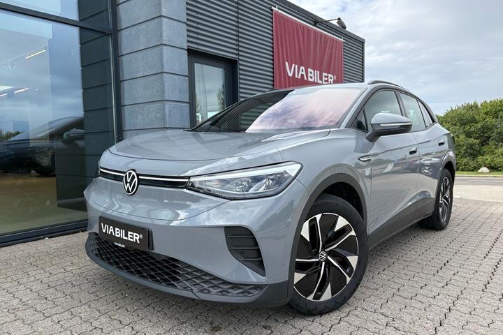 Grå VW ID.4 fra 2023 set udefra