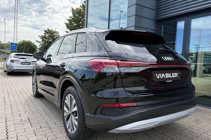 Sort Audi Q4 fra 2023