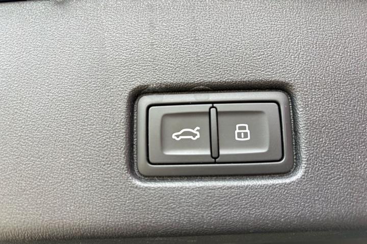 Sort Audi Q4 fra 2023