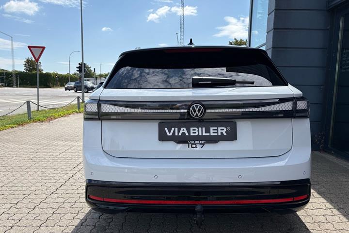 Hvid VW ID.7 fra 2026