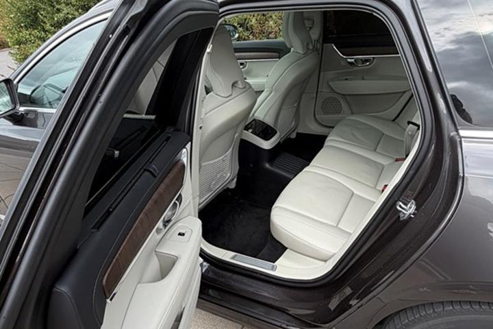 undefined Volvo V90 fra 2022