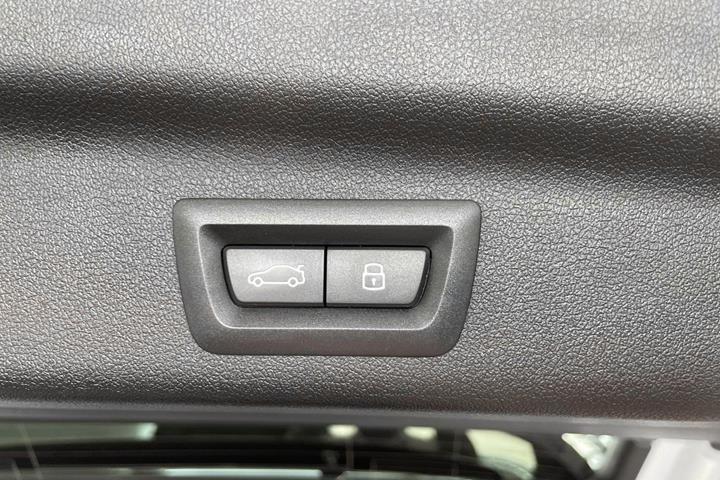 Hvid BMW iX1 fra 2024