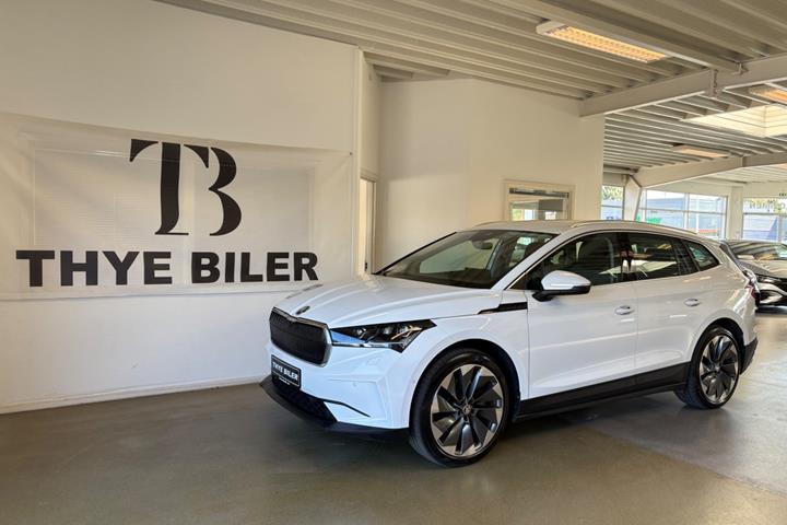 Hvid Skoda Enyaq fra 2023