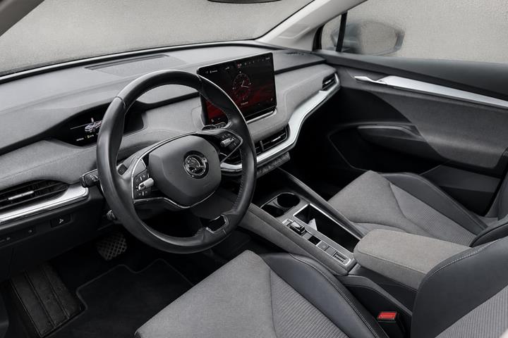 Grå Skoda Enyaq fra 2023