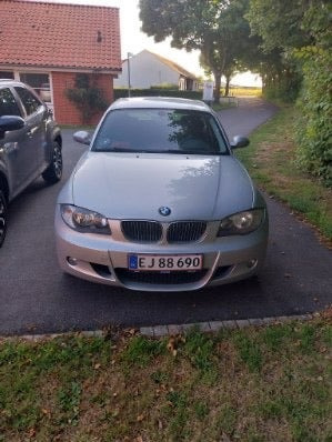 Sølv BMW 118i fra 2007