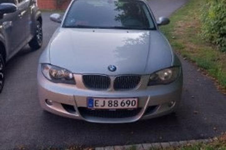 Sølv BMW 118i fra 2007