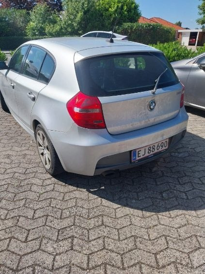 Sølv BMW 118i fra 2007