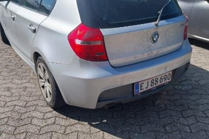 Sølv BMW 118i fra 2007