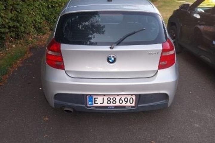 Sølv BMW 118i fra 2007