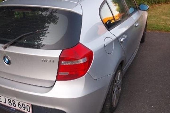 Sølv BMW 118i fra 2007