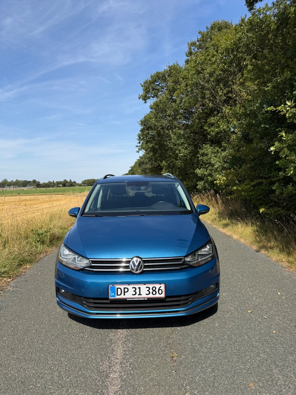 Blå VW Touran fra 2020