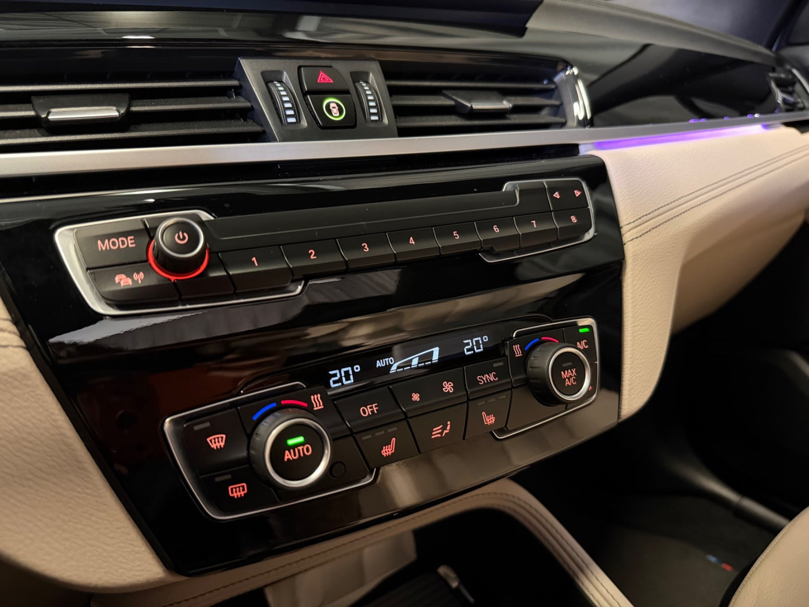 Hvid BMW X1 fra 2022