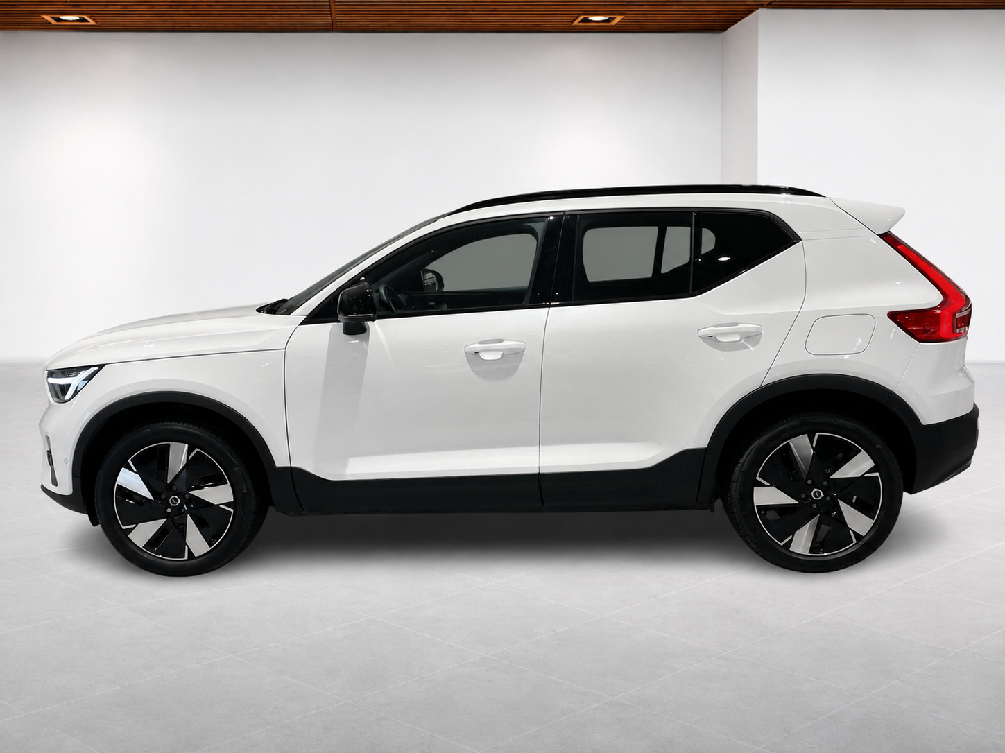 Hvid Volvo EX40 fra 2026
