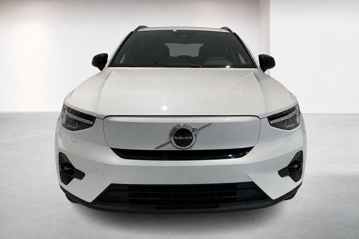 Hvid Volvo EX40 fra 2026