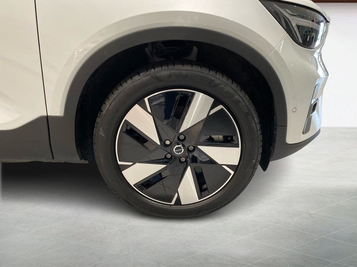 Hvid Volvo EX40 fra 2026