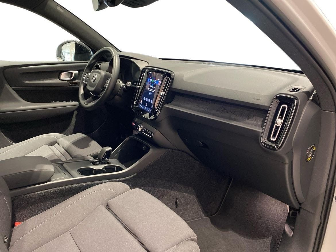 Hvid Volvo EX40 fra 2026