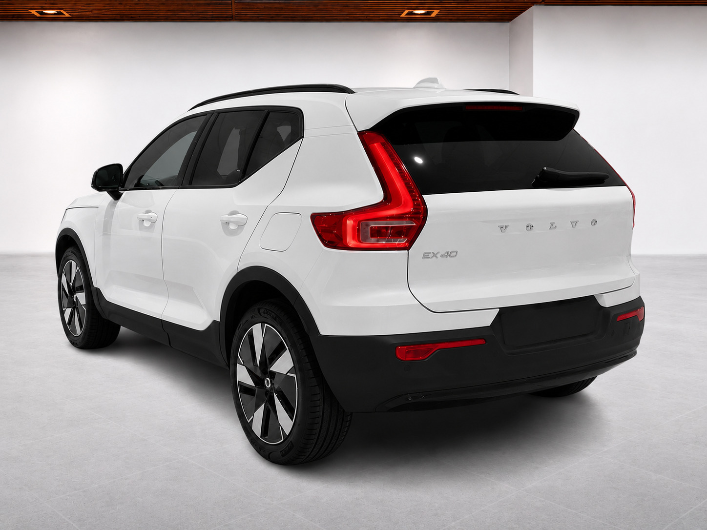 Hvid Volvo EX40 fra 2026