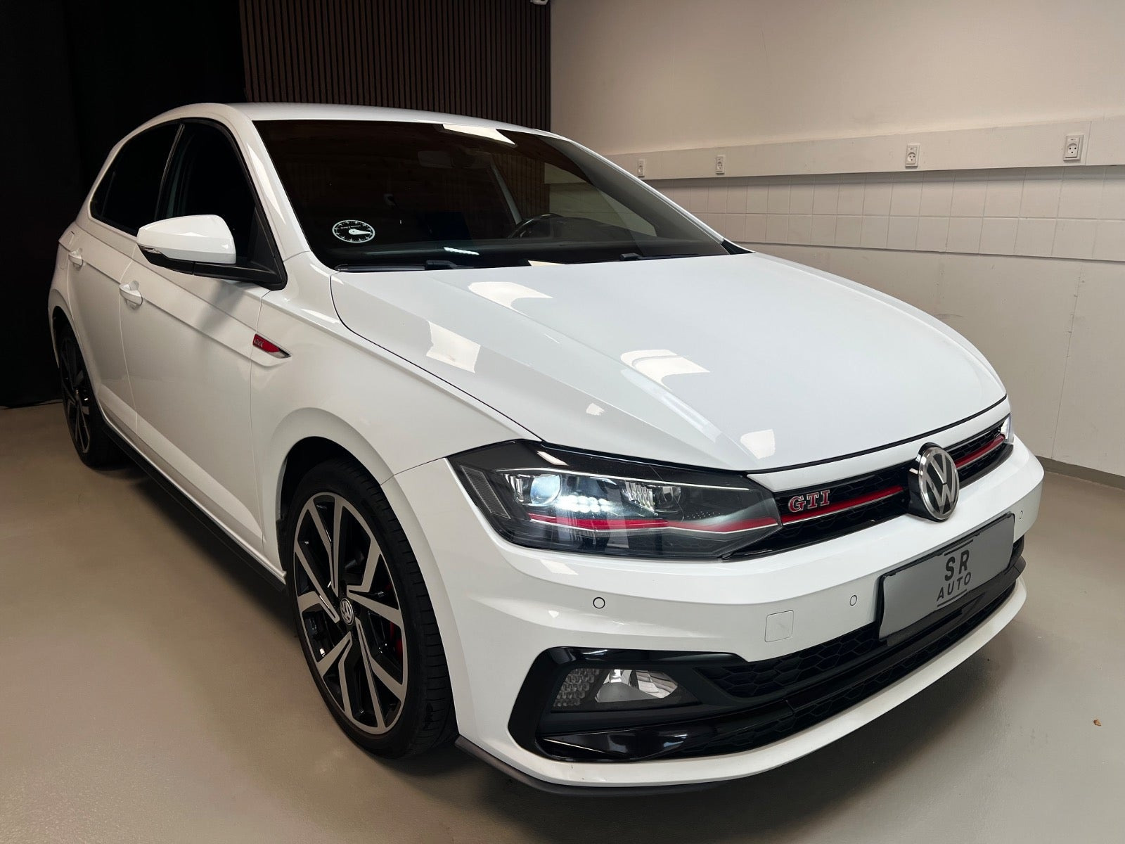 Gul VW Polo fra 2019