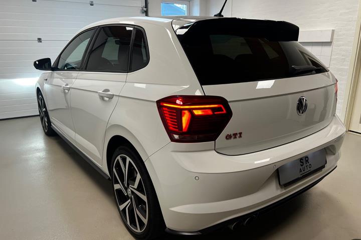 Gul VW Polo fra 2019