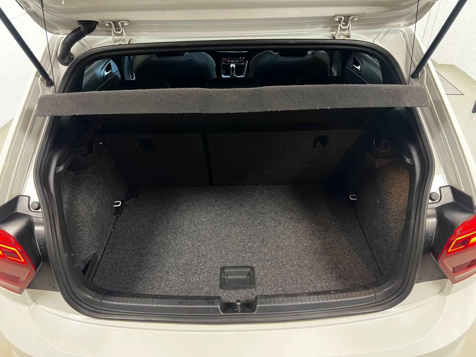 Gul VW Polo fra 2019