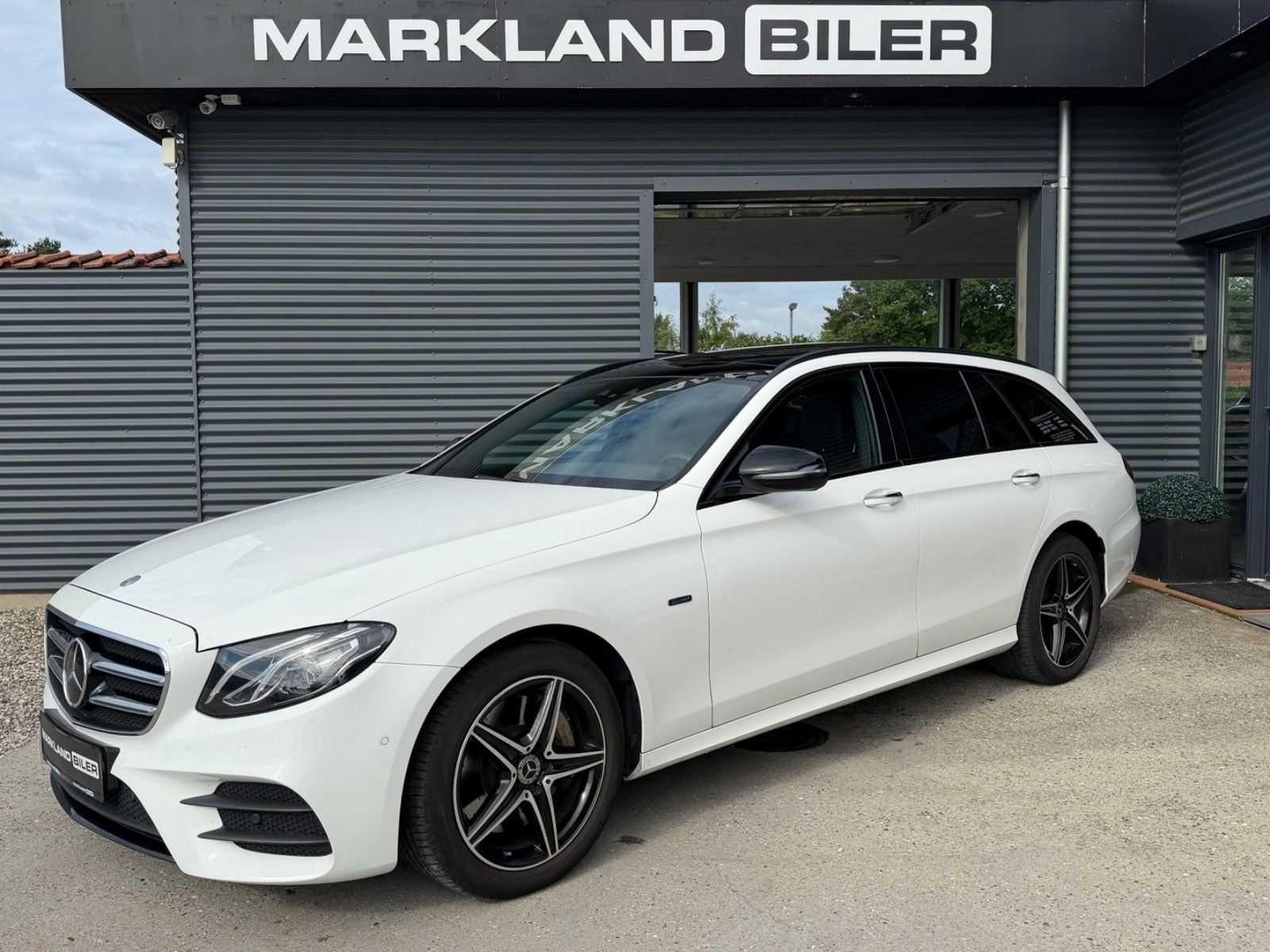 Mercedes E300 de 2,0 AMG Line stc. aut.