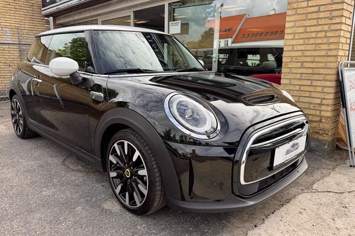 Sort Mini Cooper SE fra 2022