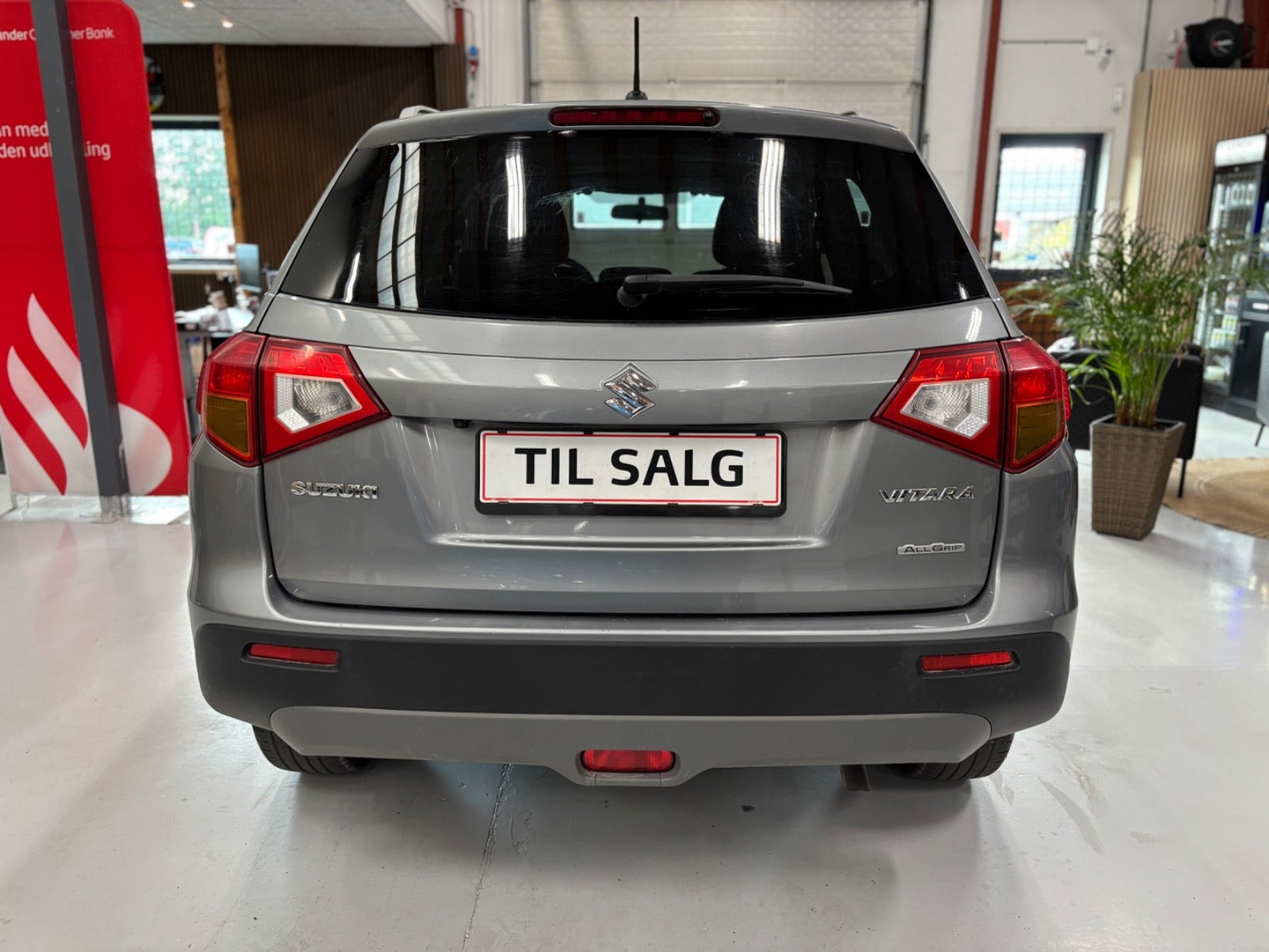 Sølv Suzuki Vitara fra 2016