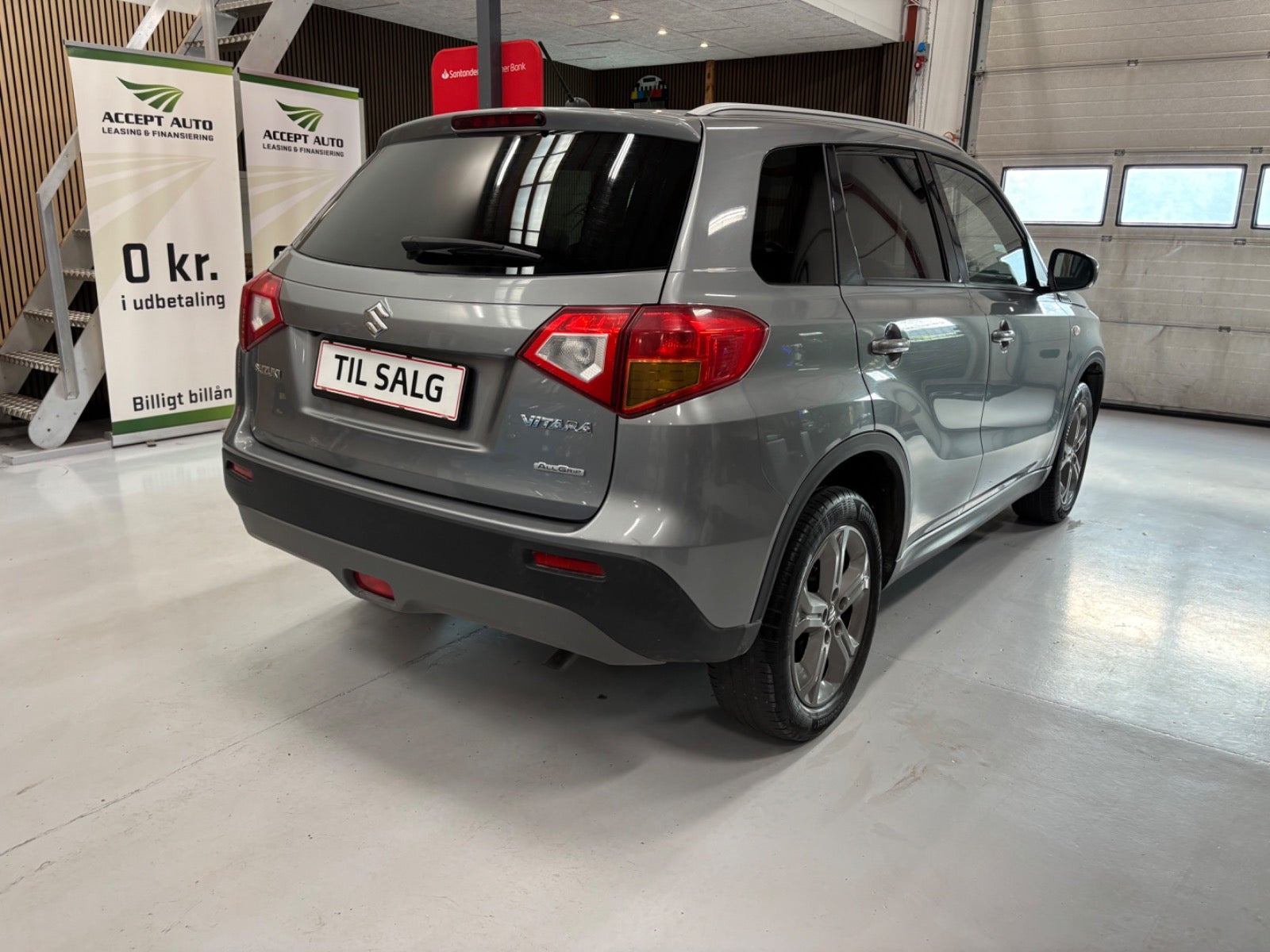 Sølv Suzuki Vitara fra 2016