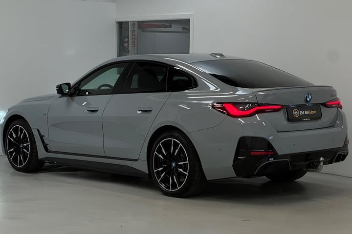 Hvid BMW i4 fra 2024