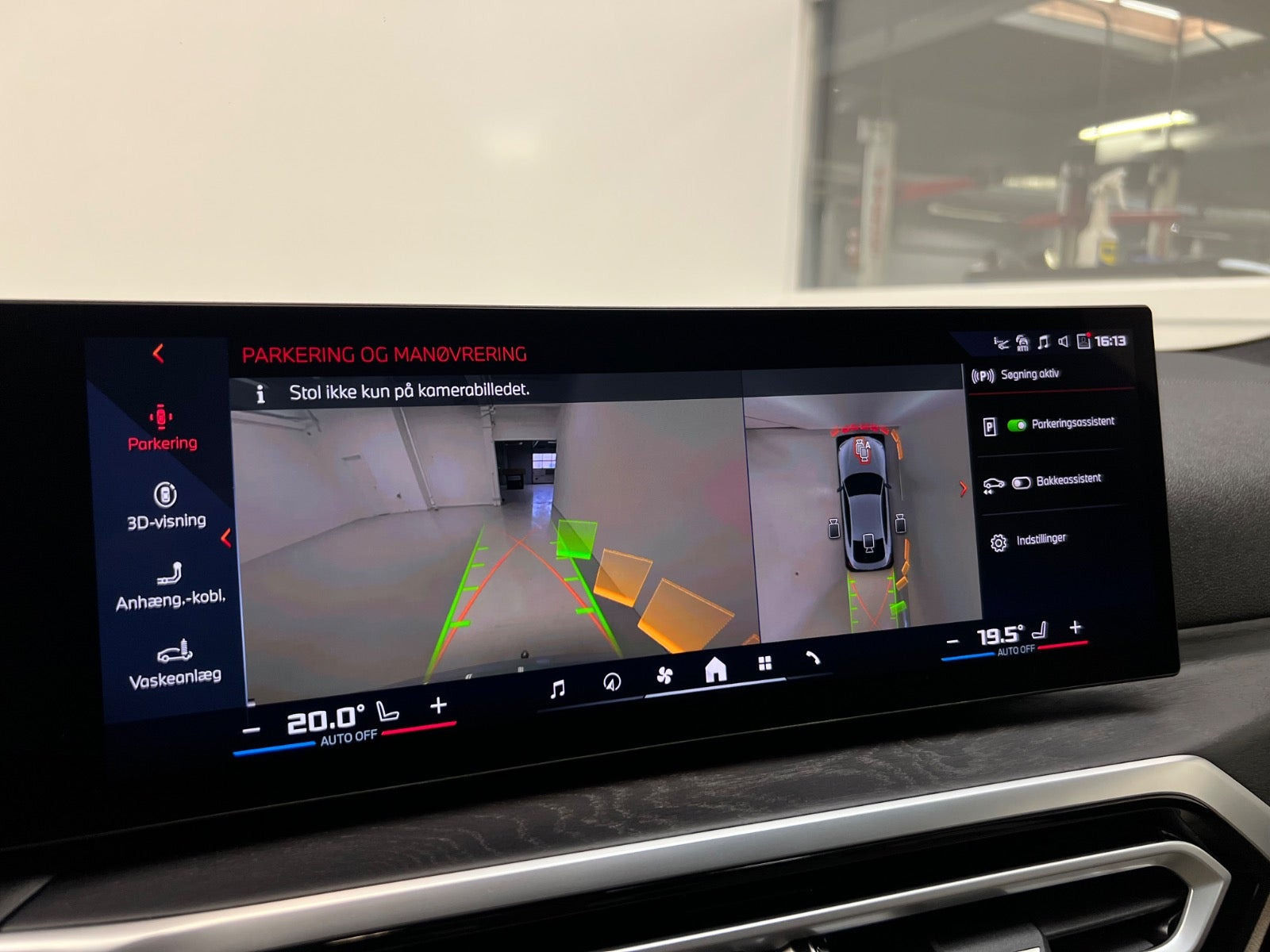 Hvid BMW i4 fra 2024