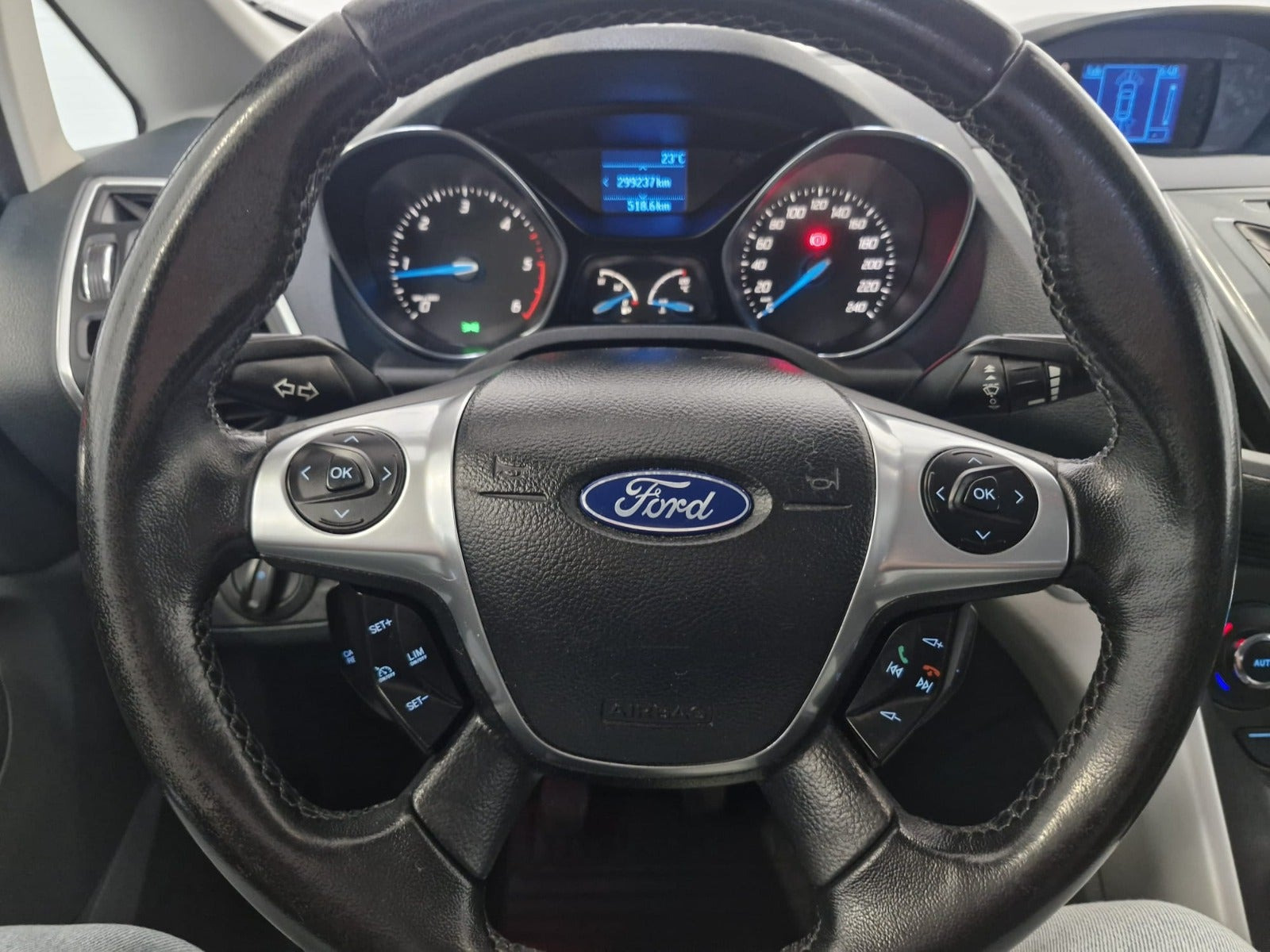 Sølv Ford C-MAX fra 2010