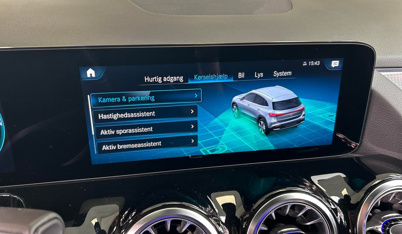 Hvid Mercedes EQA250 fra 2022