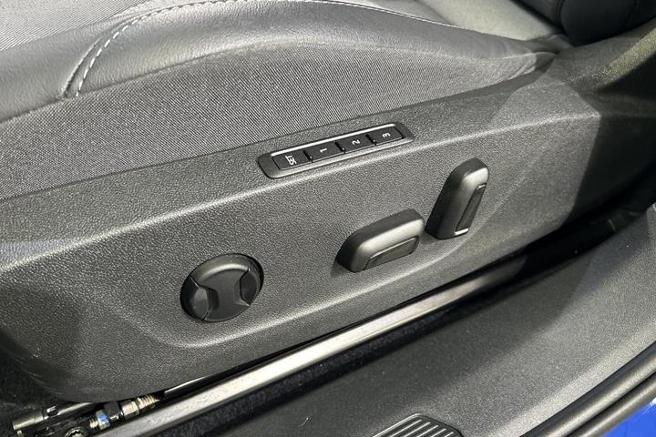 Blå Skoda Enyaq fra 2022